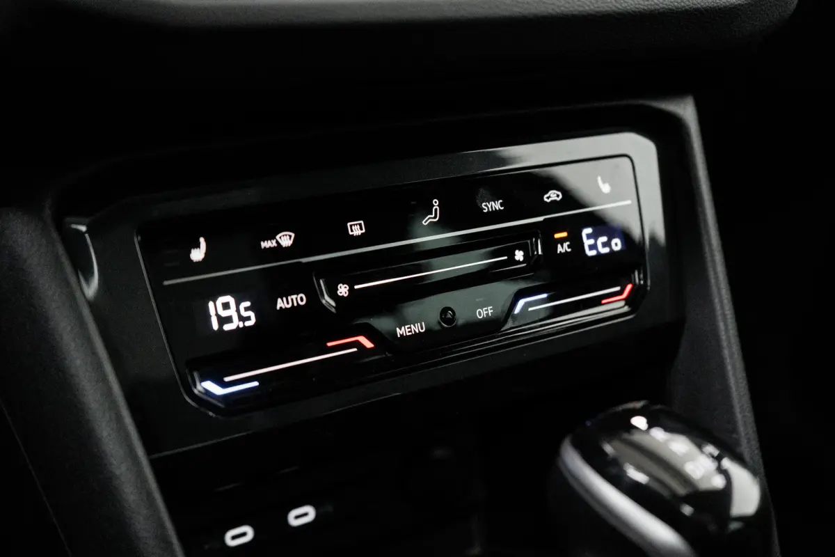1.4 eHybrid 245 pk R-Line Business 6-DSG | Panoramadak | Rondomzicht camera | Cruise control adaptief |