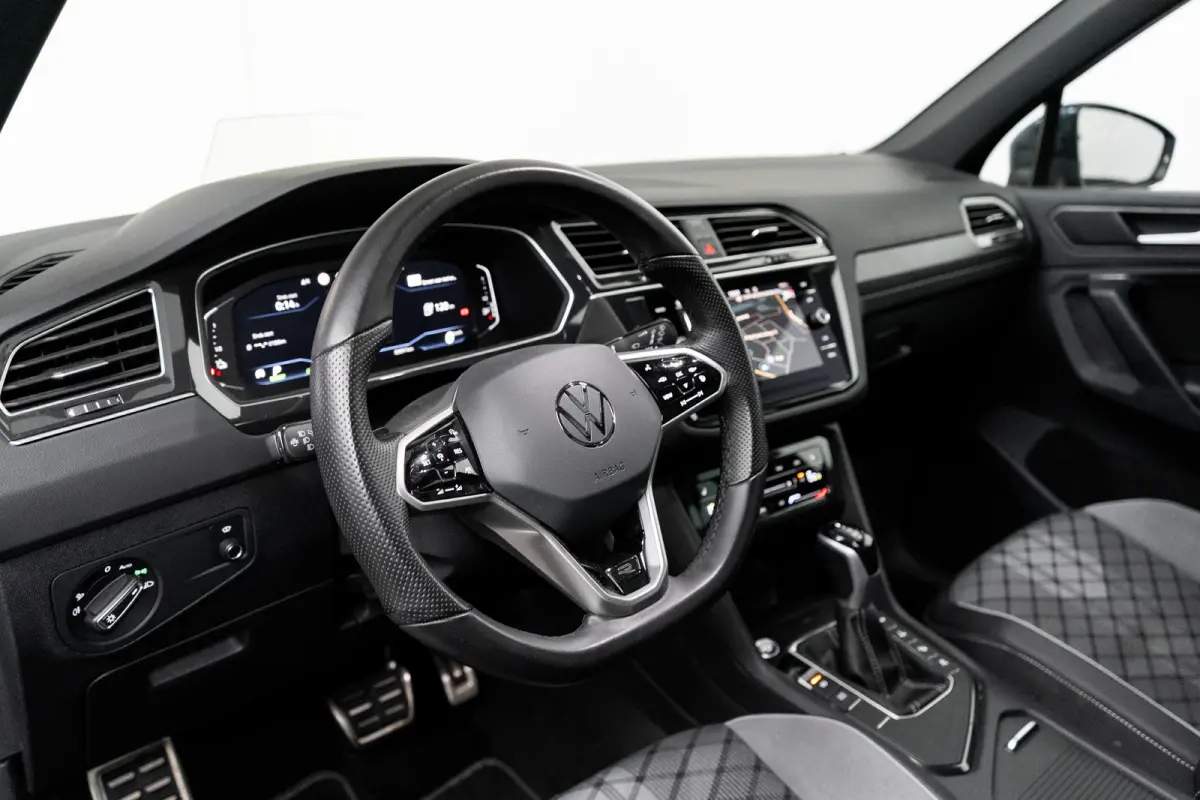 1.4 eHybrid 245 pk R-Line Business 6-DSG | Panoramadak | Rondomzicht camera | Cruise control adaptief |