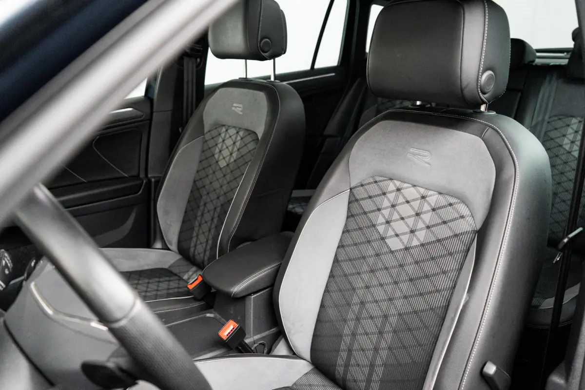 1.4 eHybrid 245 pk R-Line Business 6-DSG | Panoramadak | Rondomzicht camera | Cruise control adaptief |