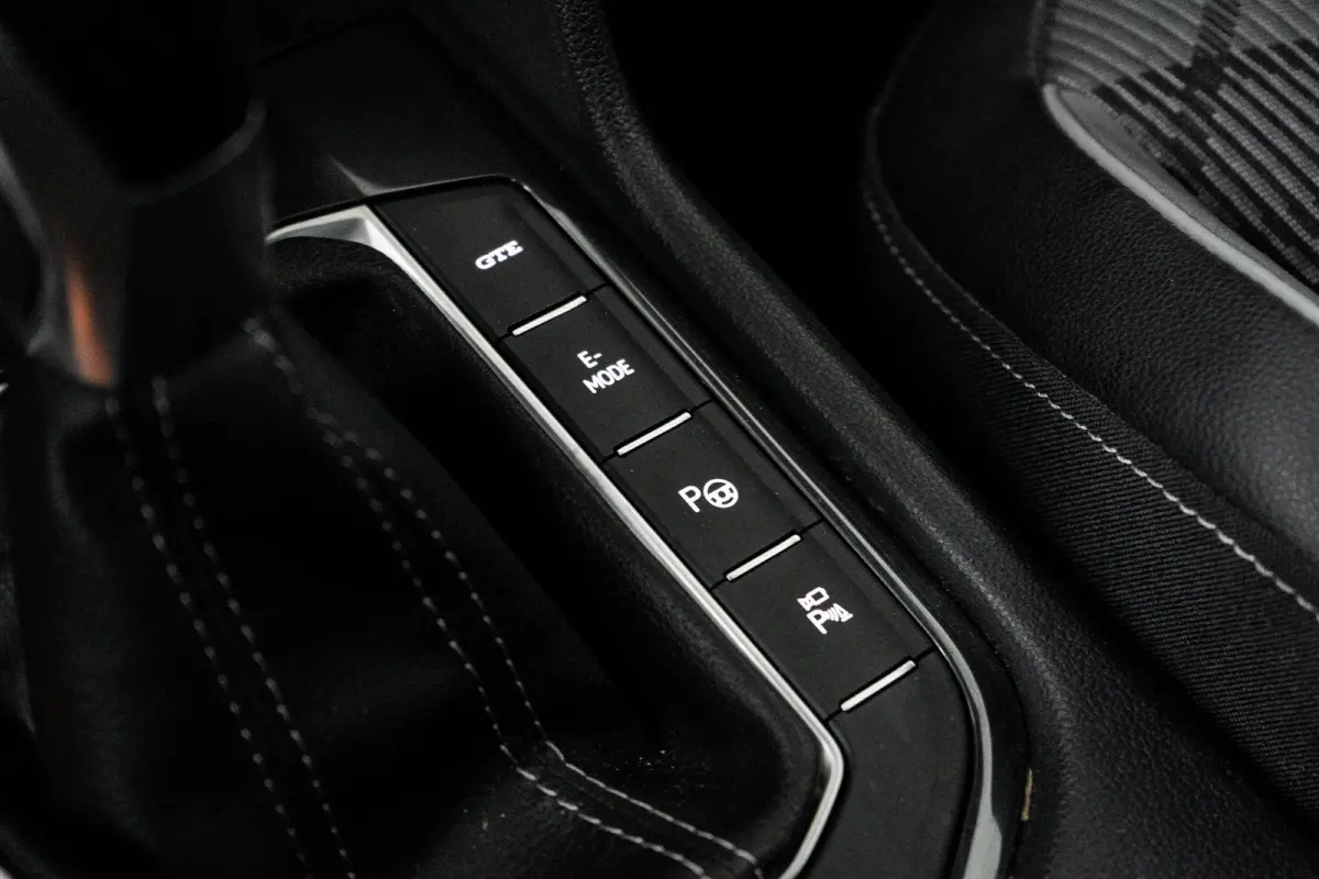 1.4 eHybrid 245 pk R-Line Business 6-DSG | Panoramadak | Rondomzicht camera | Cruise control adaptief |