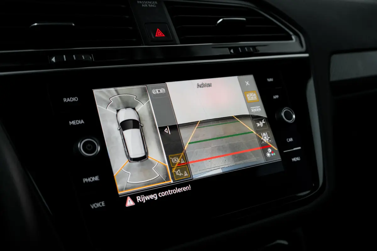 1.4 eHybrid 245 pk R-Line Business 6-DSG | Panoramadak | Rondomzicht camera | Cruise control adaptief |