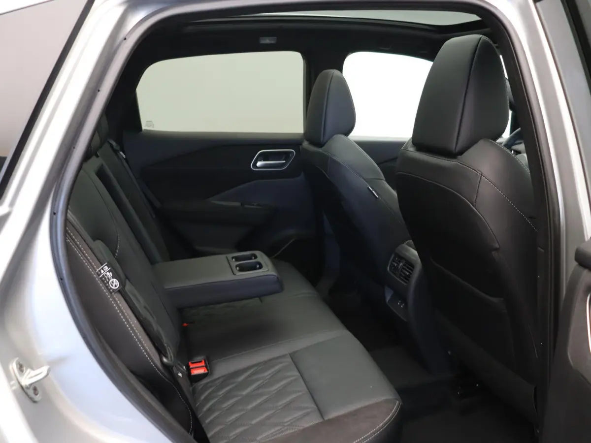 158pk MHEV Xtronic Tekna Plus | Trekgewicht 1800KG | Panoramadak | Lederen bekleding | Bose | Head-up display | 360 camera | Stoelverwarming | Elektrische stoelen |