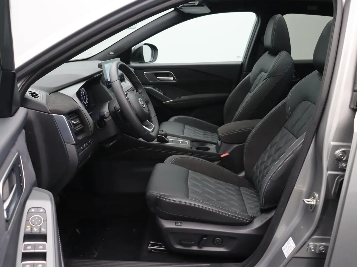 158pk MHEV Xtronic Tekna Plus | Trekgewicht 1800KG | Panoramadak | Lederen bekleding | Bose | Head-up display | 360 camera | Stoelverwarming | Elektrische stoelen |