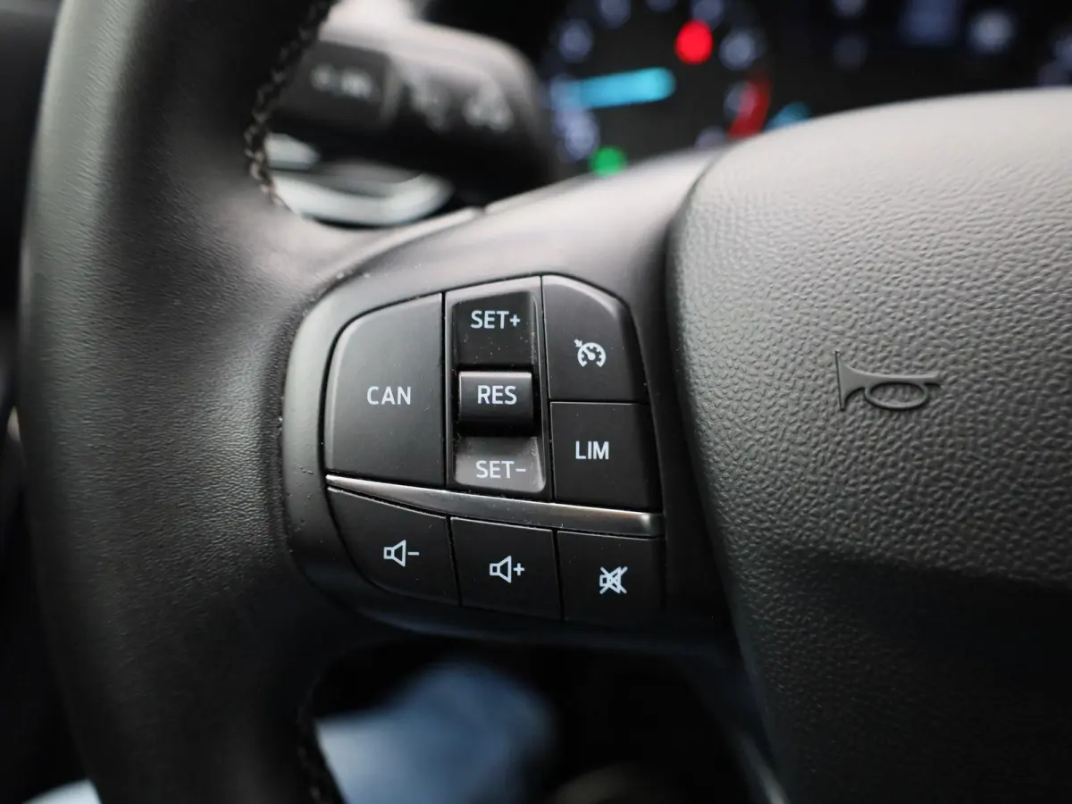 1.0 EcoBoost Hybrid Titanium | AUTOMAAT! | Cruise Control | Airco | Draadloos Opladen | Navigatie | Parkeersensoren Achter