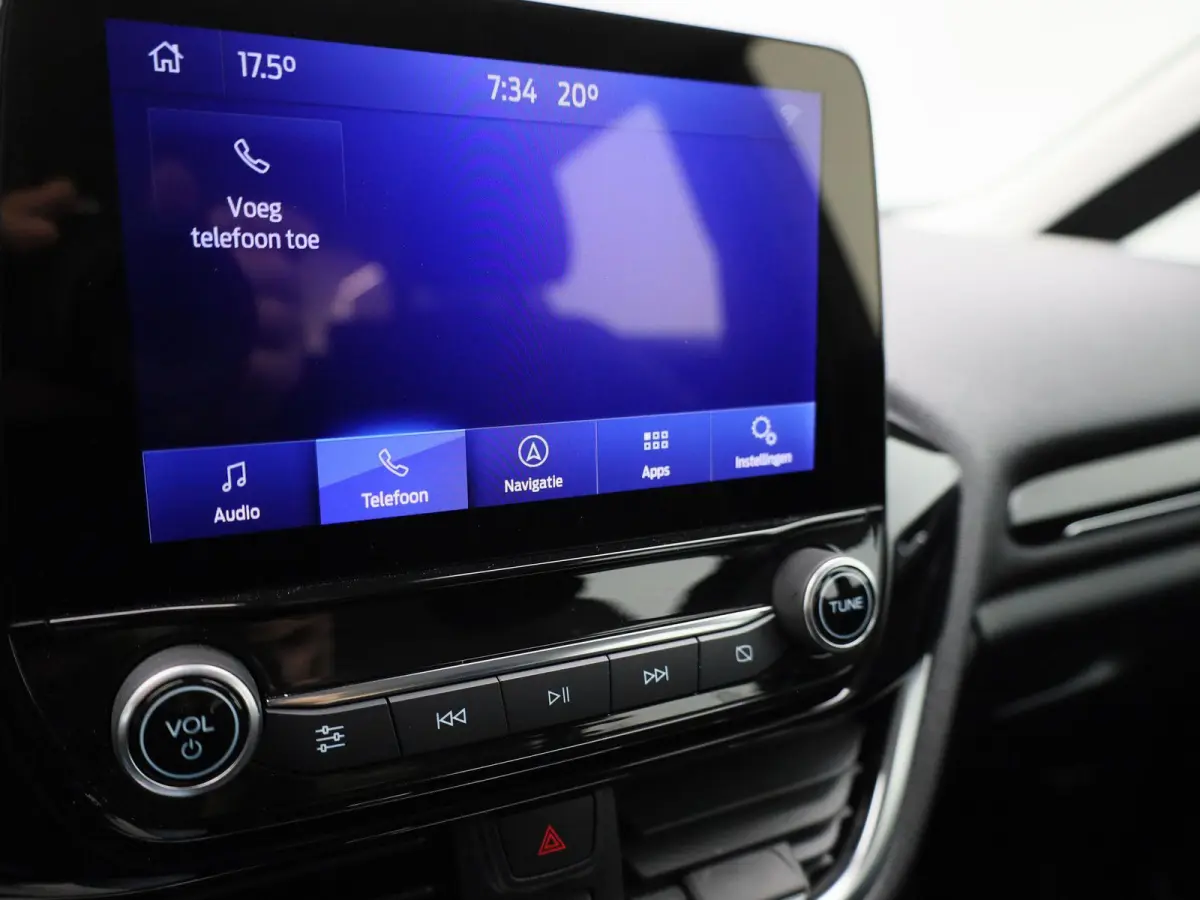 1.0 EcoBoost Hybrid Titanium | AUTOMAAT! | Cruise Control | Airco | Draadloos Opladen | Navigatie | Parkeersensoren Achter