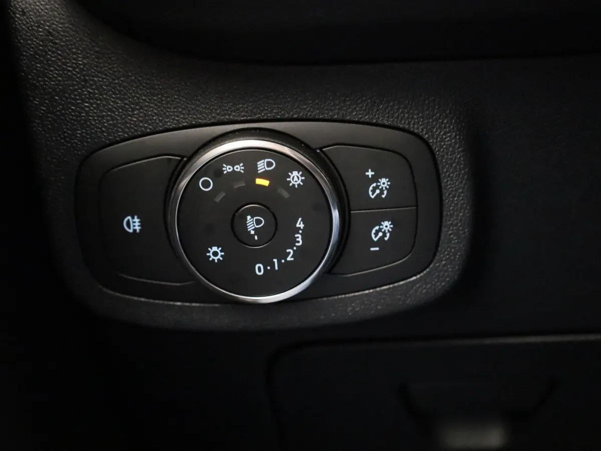 1.0 EcoBoost Hybrid Titanium | AUTOMAAT! | Cruise Control | Airco | Draadloos Opladen | Navigatie | Parkeersensoren Achter
