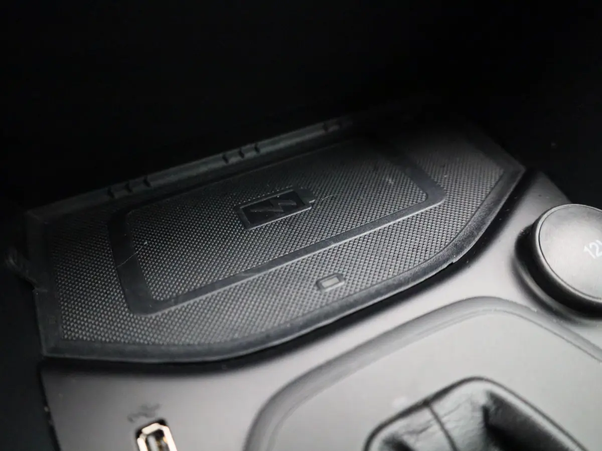 1.0 EcoBoost Hybrid Titanium | AUTOMAAT! | Cruise Control | Airco | Draadloos Opladen | Navigatie | Parkeersensoren Achter