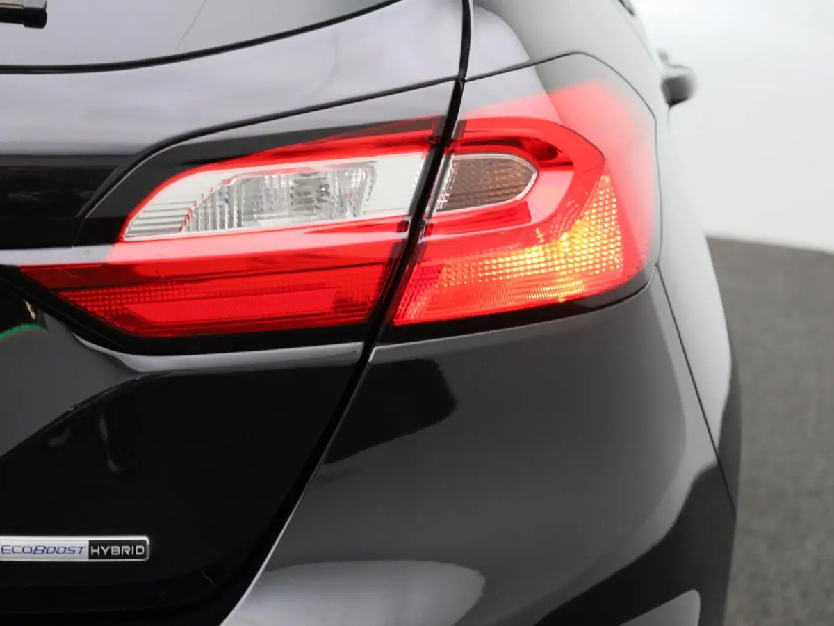1.0 EcoBoost Hybrid Titanium | AUTOMAAT! | Cruise Control | Airco | Draadloos Opladen | Navigatie | Parkeersensoren Achter