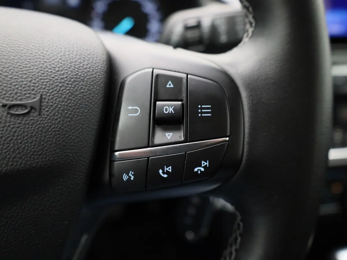 1.0 EcoBoost Hybrid Titanium | AUTOMAAT! | Cruise Control | Airco | Draadloos Opladen | Navigatie | Parkeersensoren Achter