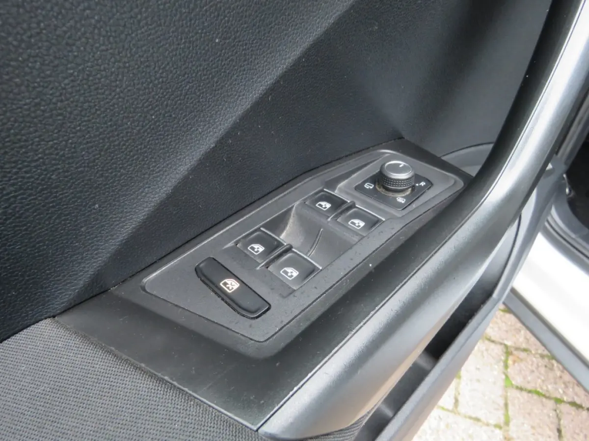 1.5 TSI R-Line Sport / Pano / Camera / Led / Beats / Vol opties / BOVAG garantie