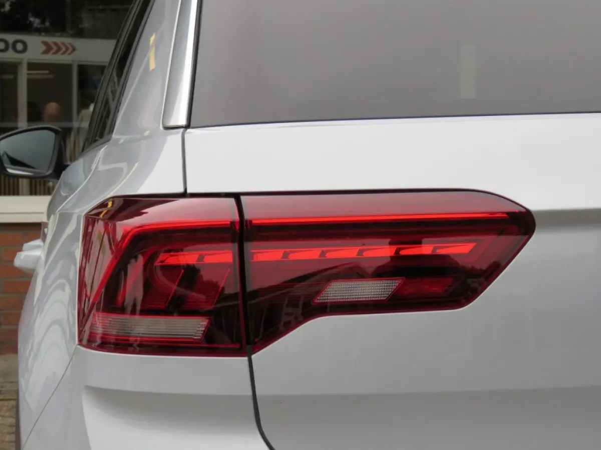 1.5 TSI R-Line Sport / Pano / Camera / Led / Beats / Vol opties / BOVAG garantie