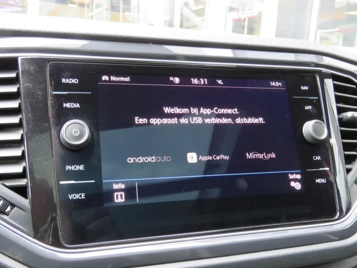 1.5 TSI R-Line Sport / Pano / Camera / Led / Beats / Vol opties / BOVAG garantie