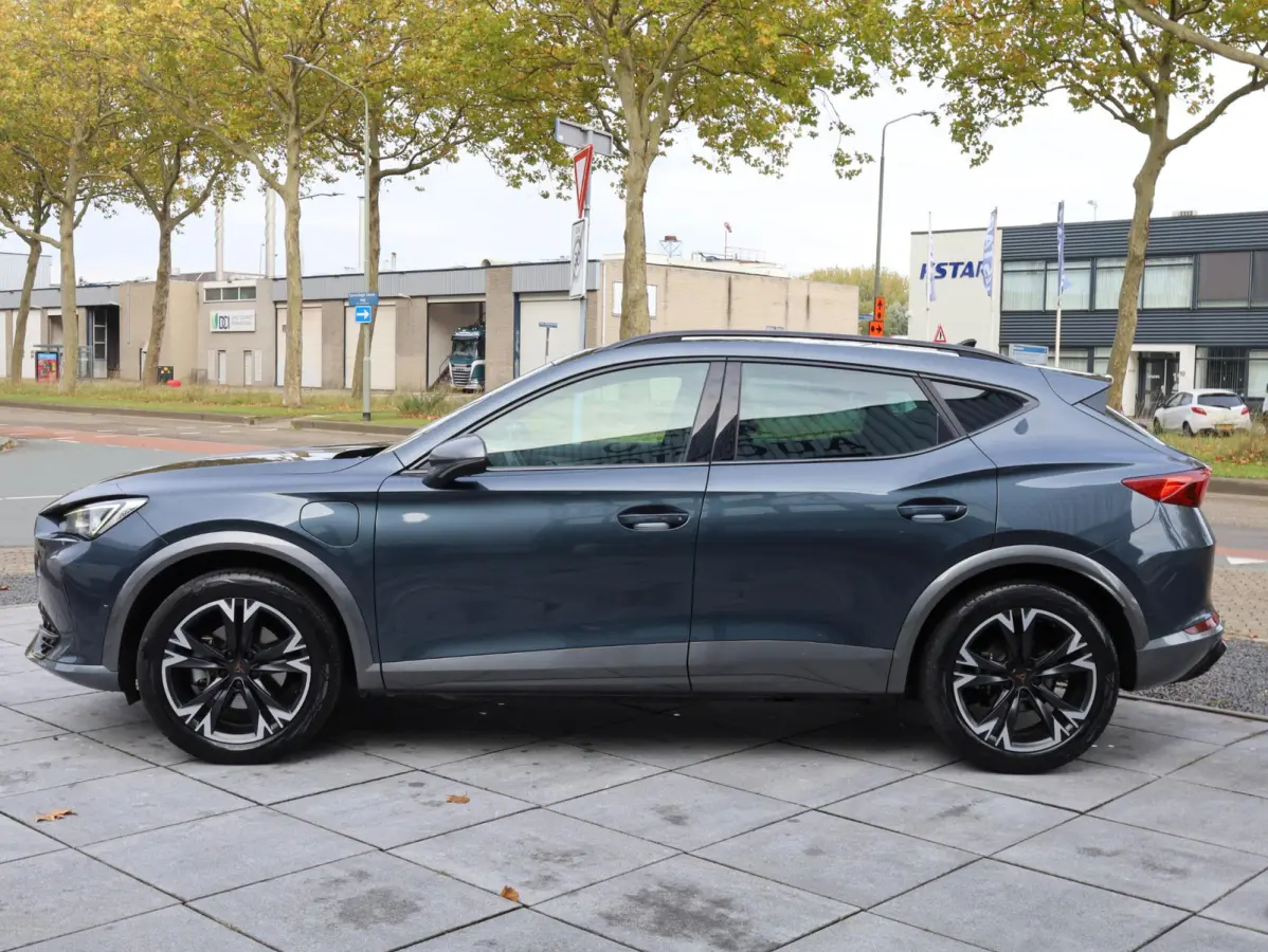 1.4 e-Hybrid Business Keyless | Camera | Virtual | Adaptive Cruise | Carplay | 18"Inch | Stuur verwarmd |