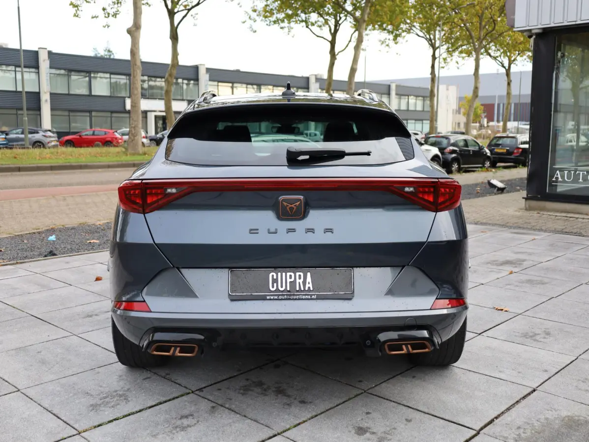 1.4 e-Hybrid Business Keyless | Camera | Virtual | Adaptive Cruise | Carplay | 18"Inch | Stuur verwarmd |
