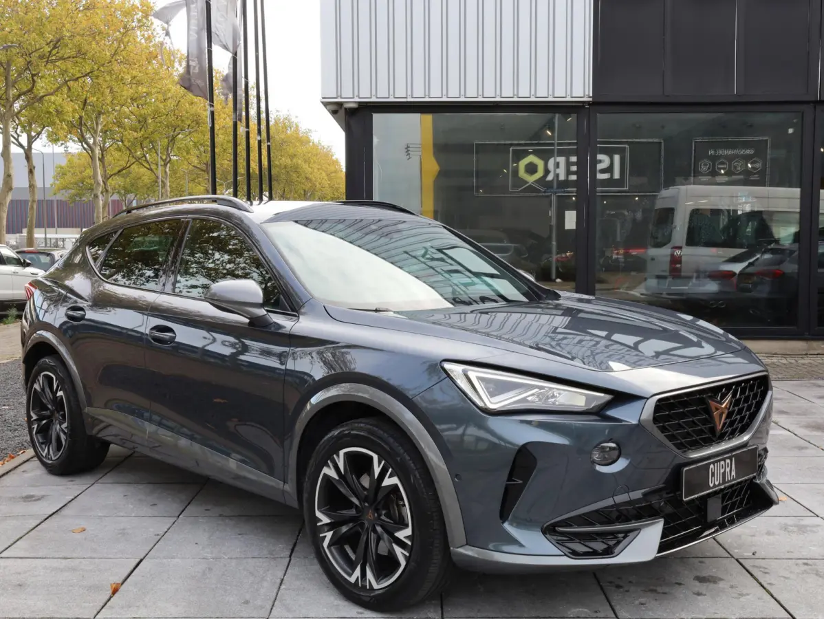 1.4 e-Hybrid Business Keyless | Camera | Virtual | Adaptive Cruise | Carplay | 18"Inch | Stuur verwarmd |