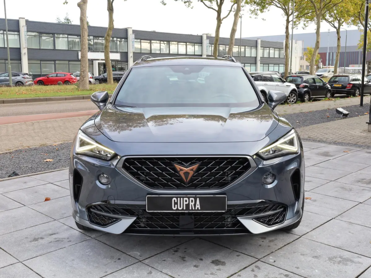 1.4 e-Hybrid Business Keyless | Camera | Virtual | Adaptive Cruise | Carplay | 18"Inch | Stuur verwarmd |