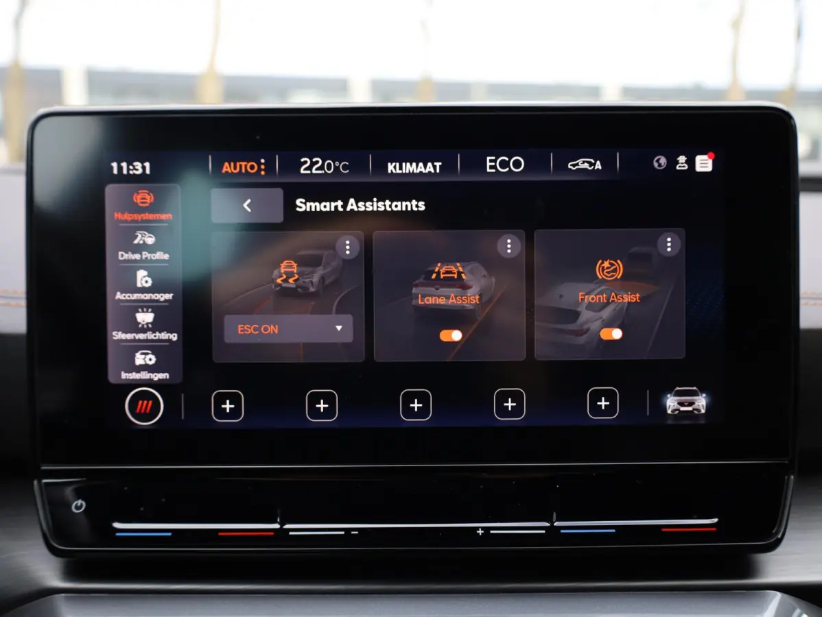 1.4 e-Hybrid Business Keyless | Camera | Virtual | Adaptive Cruise | Carplay | 18"Inch | Stuur verwarmd |