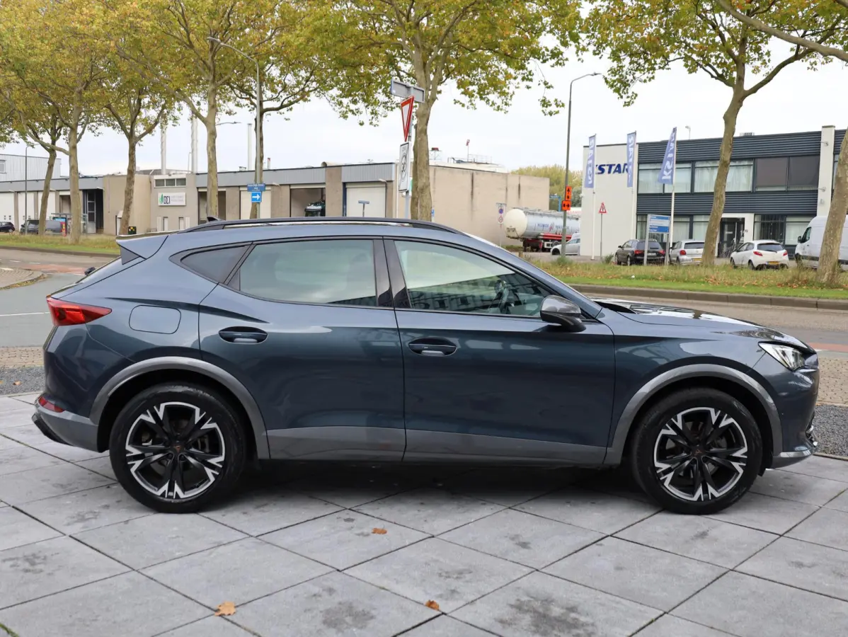 1.4 e-Hybrid Business Keyless | Camera | Virtual | Adaptive Cruise | Carplay | 18"Inch | Stuur verwarmd |