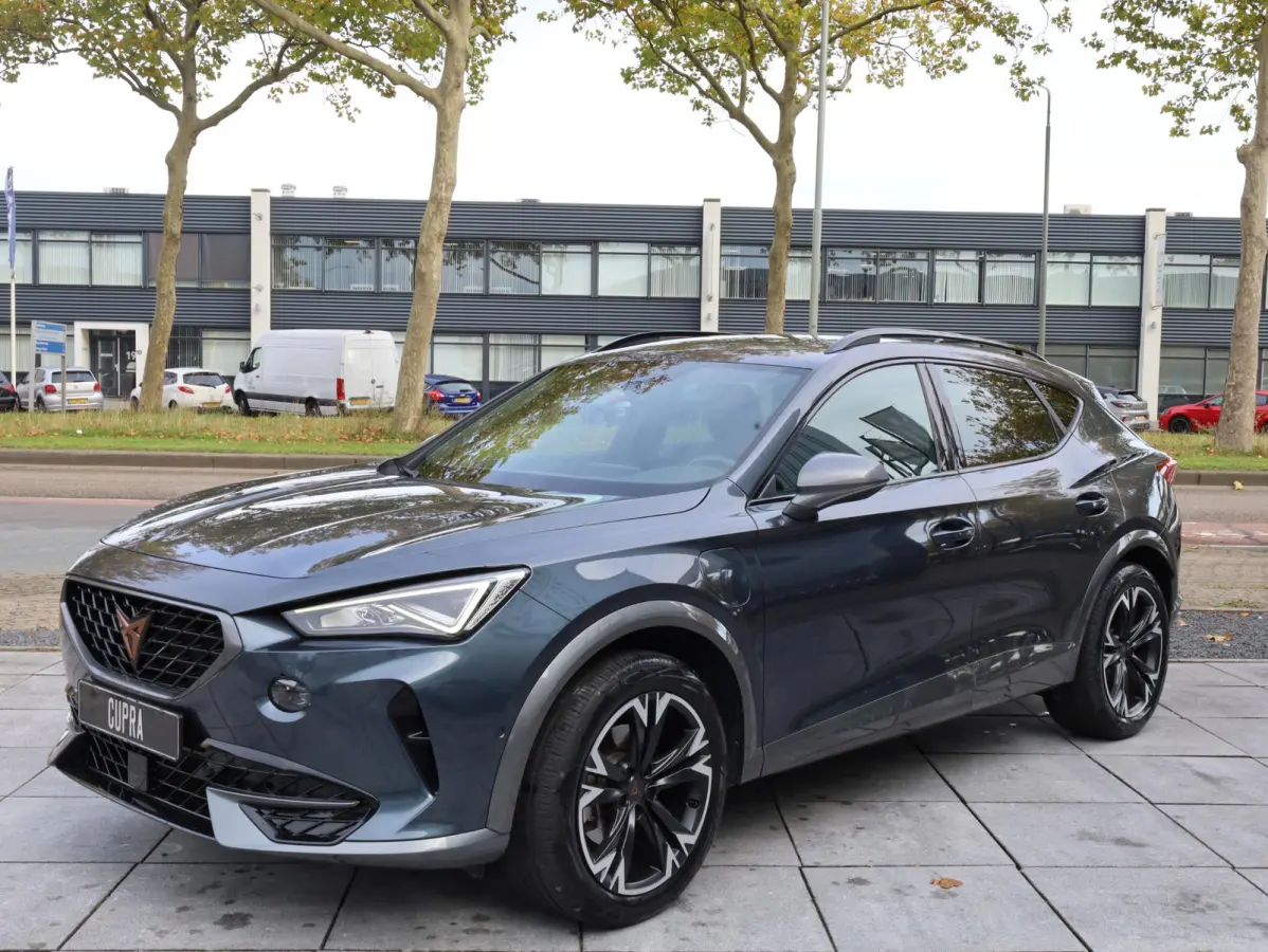 1.4 e-Hybrid Business Keyless | Camera | Virtual | Adaptive Cruise | Carplay | 18"Inch | Stuur verwarmd |
