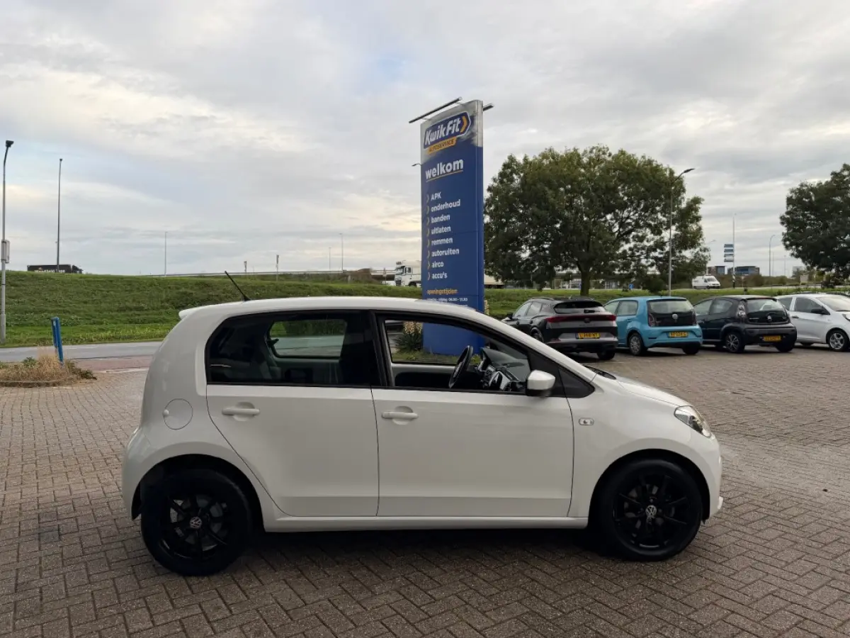 1.0 MOVE UP! BLUEMOTION AIRCO LMV NAVI