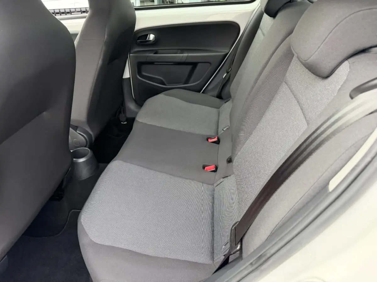 1.0 MOVE UP! BLUEMOTION AIRCO LMV NAVI