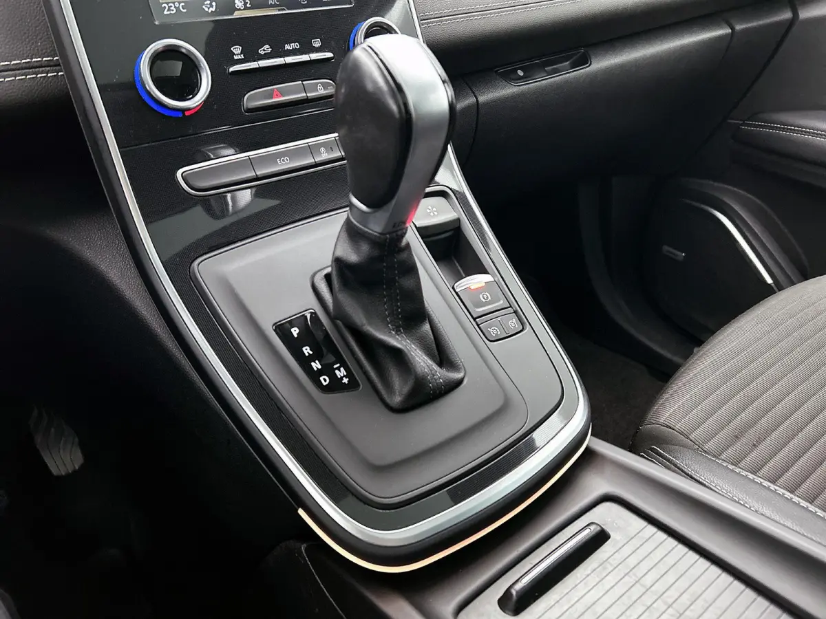 1.3 TCe Bose | AUTOMAAT! | TREKHAAK 1800KG | Achteruitrijcamera | Panoramadak | Cruise Control | Climate Control | VOL!