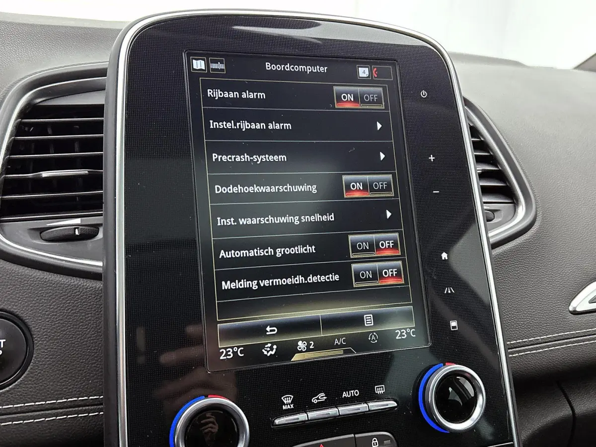 1.3 TCe Bose | AUTOMAAT! | TREKHAAK 1800KG | Achteruitrijcamera | Panoramadak | Cruise Control | Climate Control | VOL!