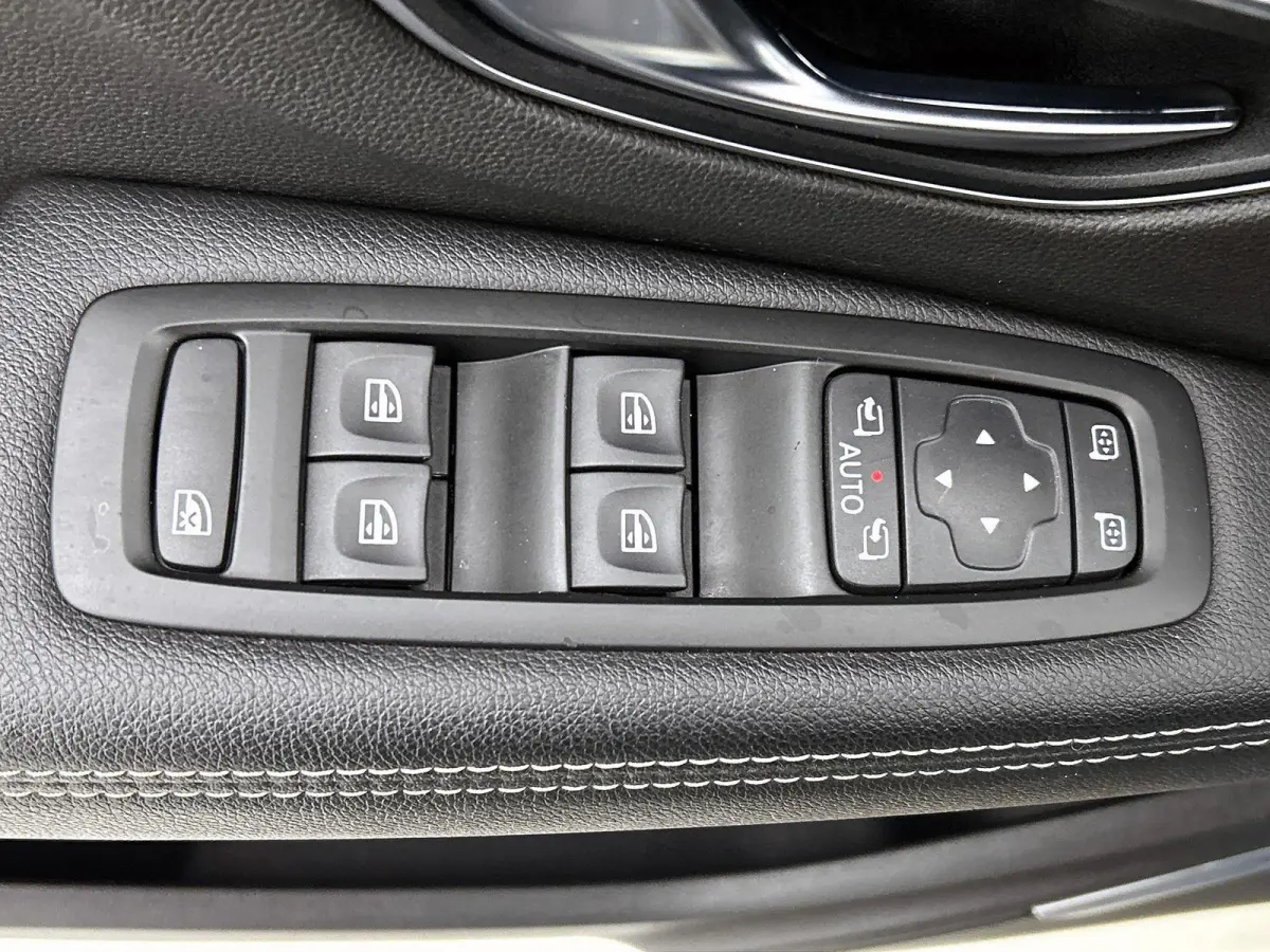 1.3 TCe Bose | AUTOMAAT! | TREKHAAK 1800KG | Achteruitrijcamera | Panoramadak | Cruise Control | Climate Control | VOL!