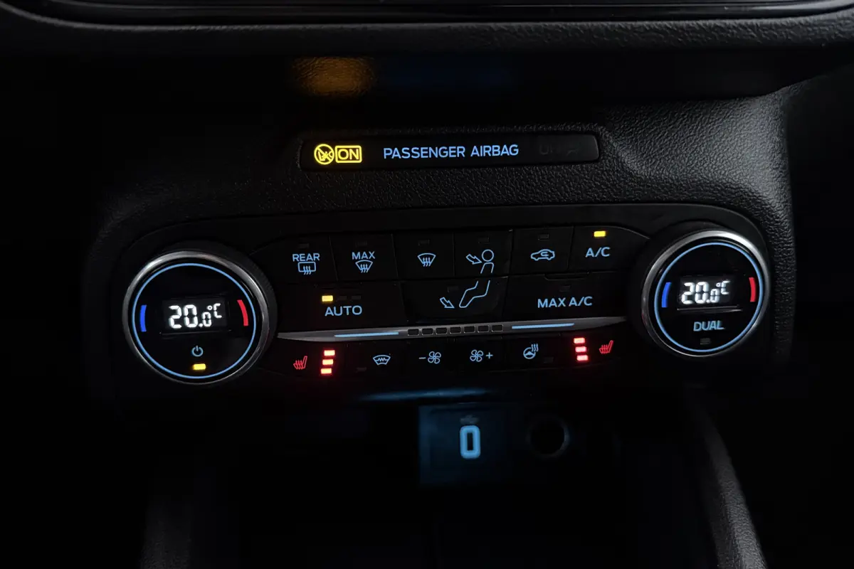 1.0 EcoBoost ST Line Business (B&O, AFNEEMBARE TREKHAAK, STOEL/STUUR VERWARMING, CARPLAY)
