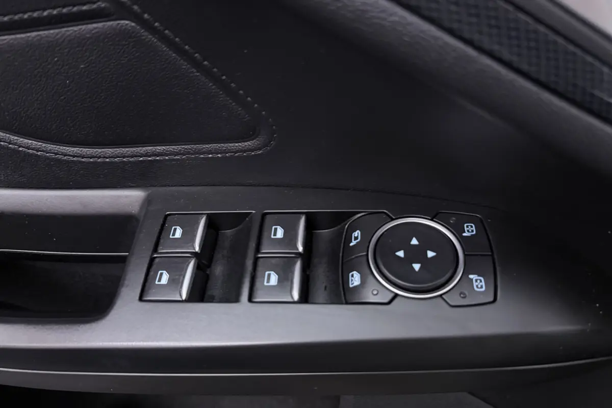 1.0 EcoBoost ST Line Business (B&O, AFNEEMBARE TREKHAAK, STOEL/STUUR VERWARMING, CARPLAY)