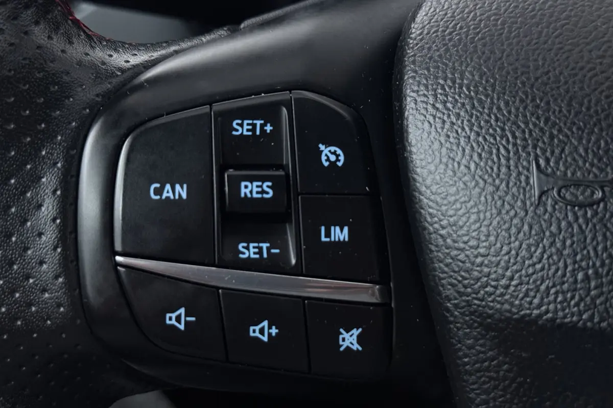 1.0 EcoBoost ST Line Business (B&O, AFNEEMBARE TREKHAAK, STOEL/STUUR VERWARMING, CARPLAY)