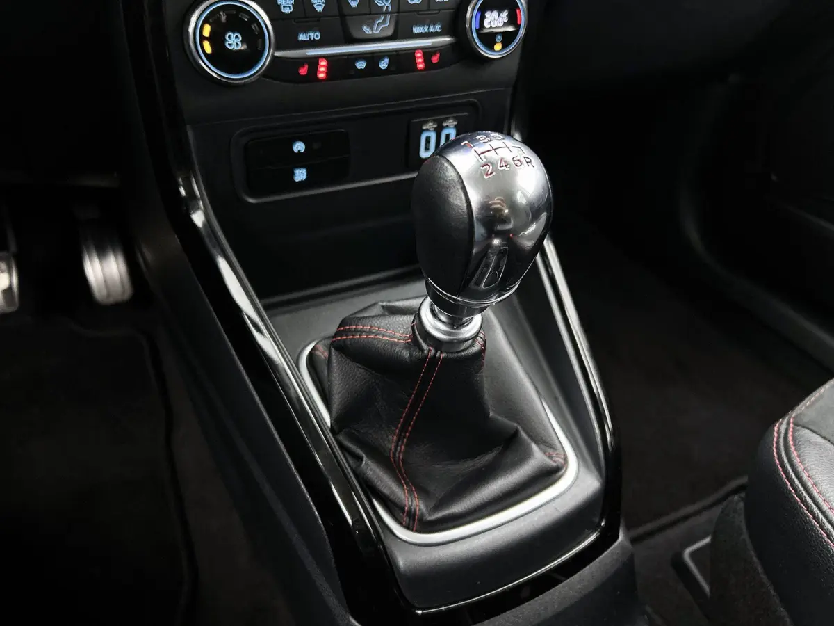 1.0 EcoBoost ST-Line Black | TREKHAAK | WINTERPACK | Cruise Control | Navigatie | Start/Stop | Halfleer