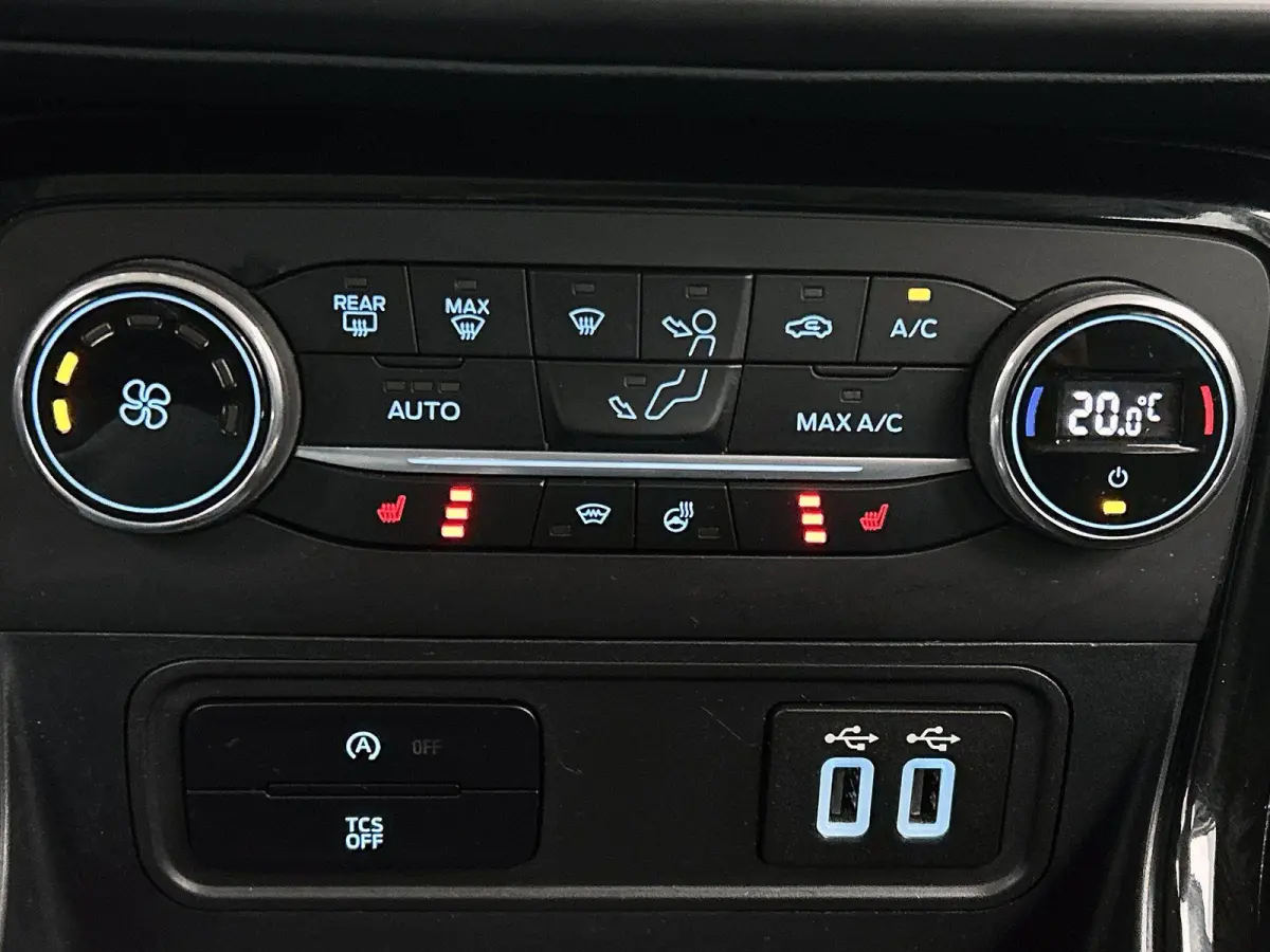 1.0 EcoBoost ST-Line Black | TREKHAAK | WINTERPACK | Cruise Control | Navigatie | Start/Stop | Halfleer