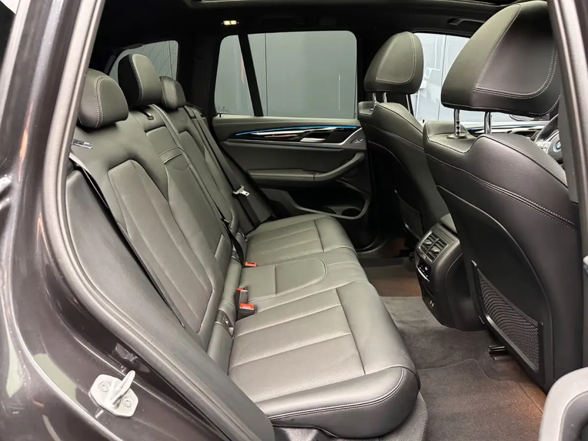 M-SPORT 80 kWh (210kW/286pk) ** LED, LEDER, PANO, TREKH, VERW. STUUR, 20-inch LMV ** 1e EIG - UNFALLFREI ** ** INFORMEER OOK NAAR ONZE AANTREKKELIJKE FINANCIAL-LEASE TARIEVEN **