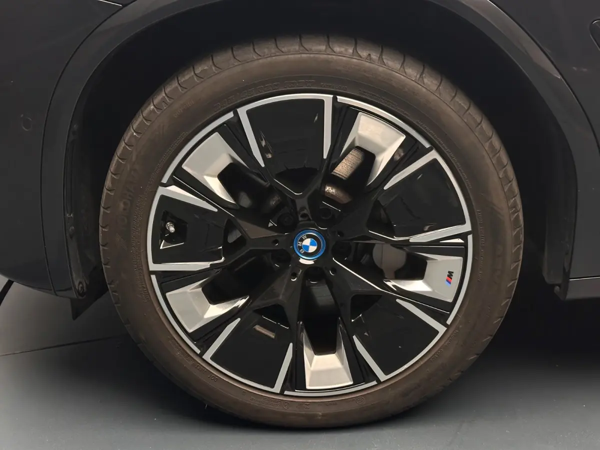 M-SPORT 80 kWh (210kW/286pk) ** LED, LEDER, PANO, TREKH, VERW. STUUR, 20-inch LMV ** 1e EIG - UNFALLFREI ** ** INFORMEER OOK NAAR ONZE AANTREKKELIJKE FINANCIAL-LEASE TARIEVEN **