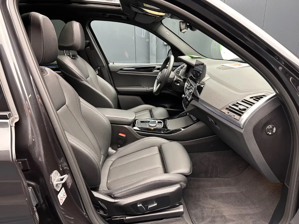 M-SPORT 80 kWh (210kW/286pk) ** LED, LEDER, PANO, TREKH, VERW. STUUR, 20-inch LMV ** 1e EIG - UNFALLFREI ** ** INFORMEER OOK NAAR ONZE AANTREKKELIJKE FINANCIAL-LEASE TARIEVEN **
