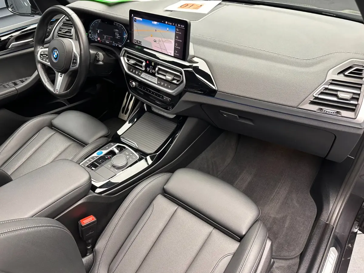 M-SPORT 80 kWh (210kW/286pk) ** LED, LEDER, PANO, TREKH, VERW. STUUR, 20-inch LMV ** 1e EIG - UNFALLFREI ** ** INFORMEER OOK NAAR ONZE AANTREKKELIJKE FINANCIAL-LEASE TARIEVEN **