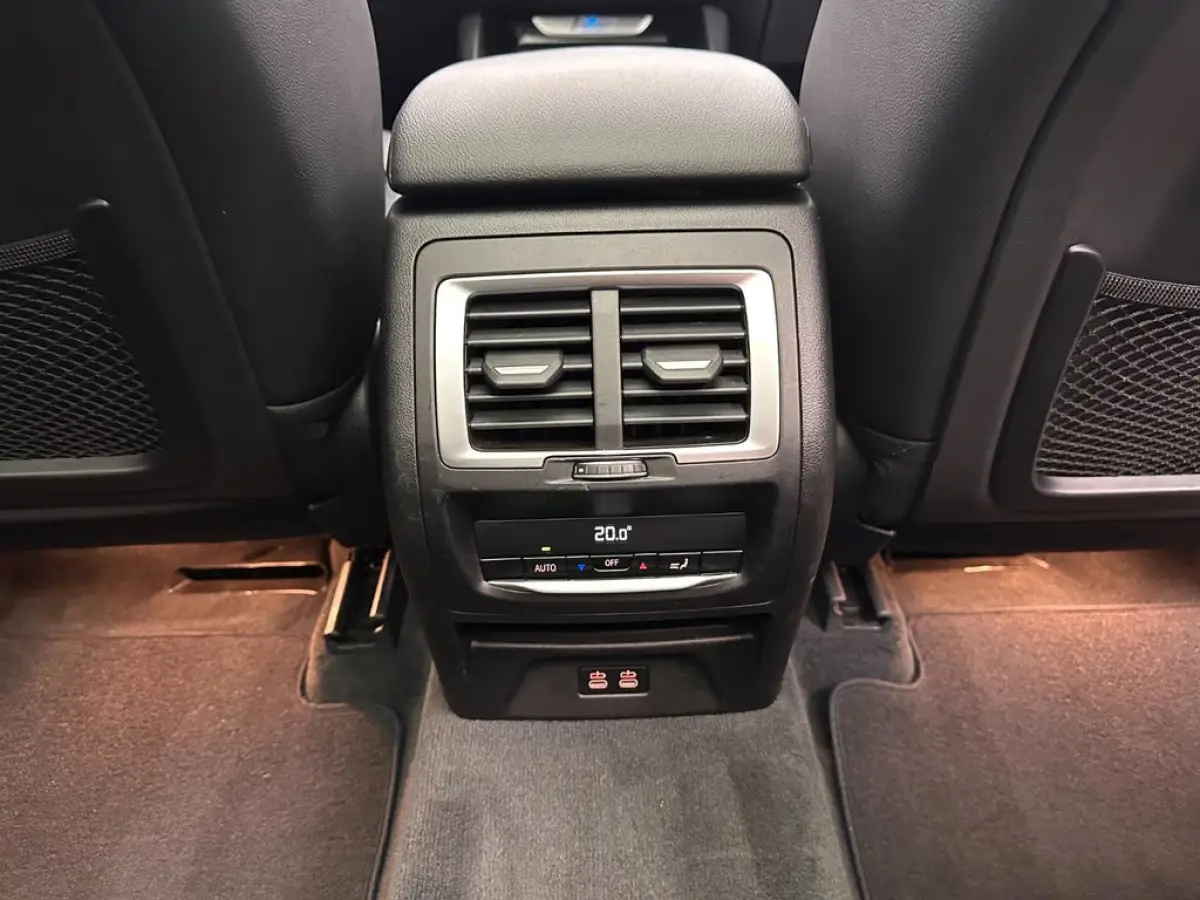 M-SPORT 80 kWh (210kW/286pk) ** LED, LEDER, PANO, TREKH, VERW. STUUR, 20-inch LMV ** 1e EIG - UNFALLFREI ** ** INFORMEER OOK NAAR ONZE AANTREKKELIJKE FINANCIAL-LEASE TARIEVEN **