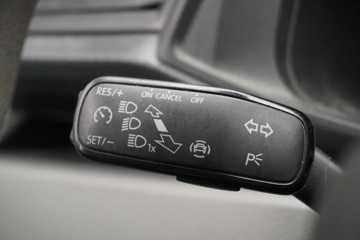 2.0 TDI 150PK Automaat EURO 6 - Airco - Cruise - PDC - €22.900,- Excl.