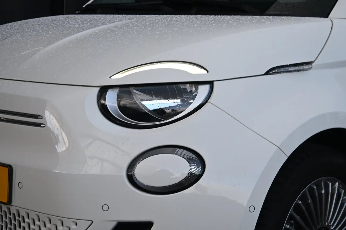 Urban 42 kWh 95,3%SOH! 3 Fase | Achteruitrijcamera | Stoelverwarming | Navigatie by App | Climate Control | !!