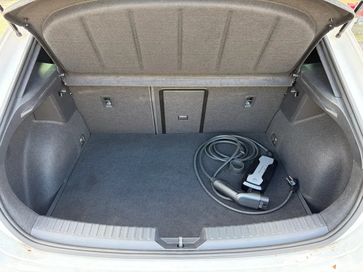 1.4 e-Hybrid VZ Business 245pk|Rijklaar prijs|19 inch|Stoel/stuur verw.|Navi|ACC|