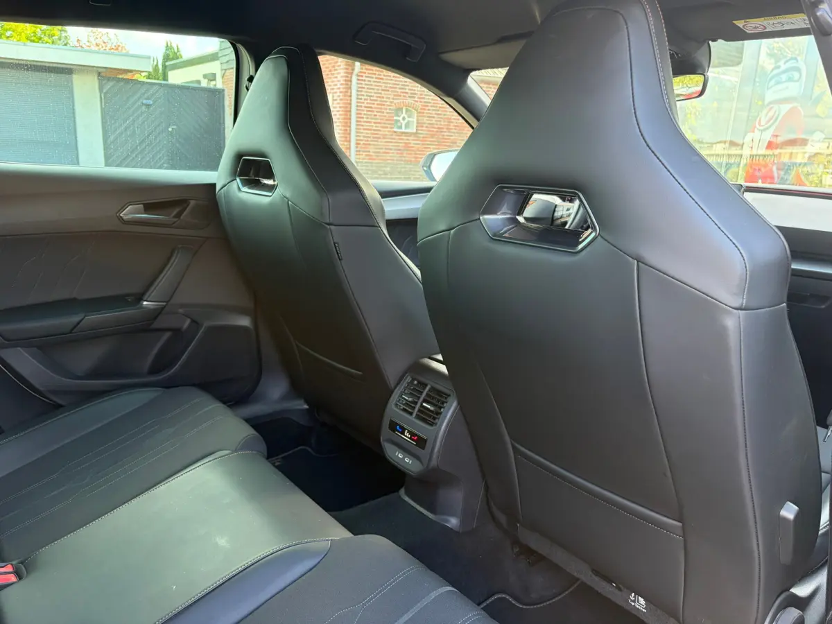 1.4 e-Hybrid VZ Business 245pk|Rijklaar prijs|19 inch|Stoel/stuur verw.|Navi|ACC|