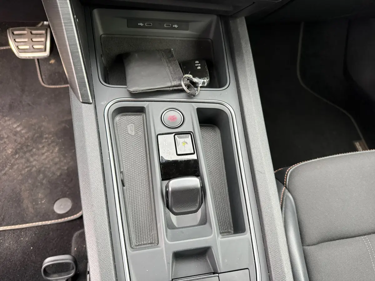 1.4 e-Hybrid VZ Business 245pk|Rijklaar prijs|19 inch|Stoel/stuur verw.|Navi|ACC|