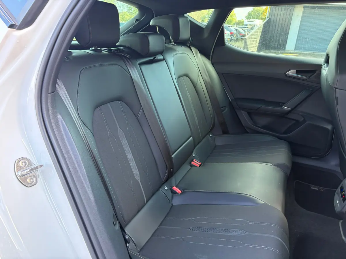 1.4 e-Hybrid VZ Business 245pk|Rijklaar prijs|19 inch|Stoel/stuur verw.|Navi|ACC|