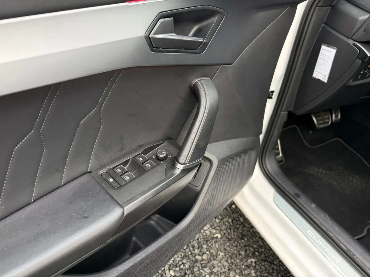 1.4 e-Hybrid VZ Business 245pk|Rijklaar prijs|19 inch|Stoel/stuur verw.|Navi|ACC|