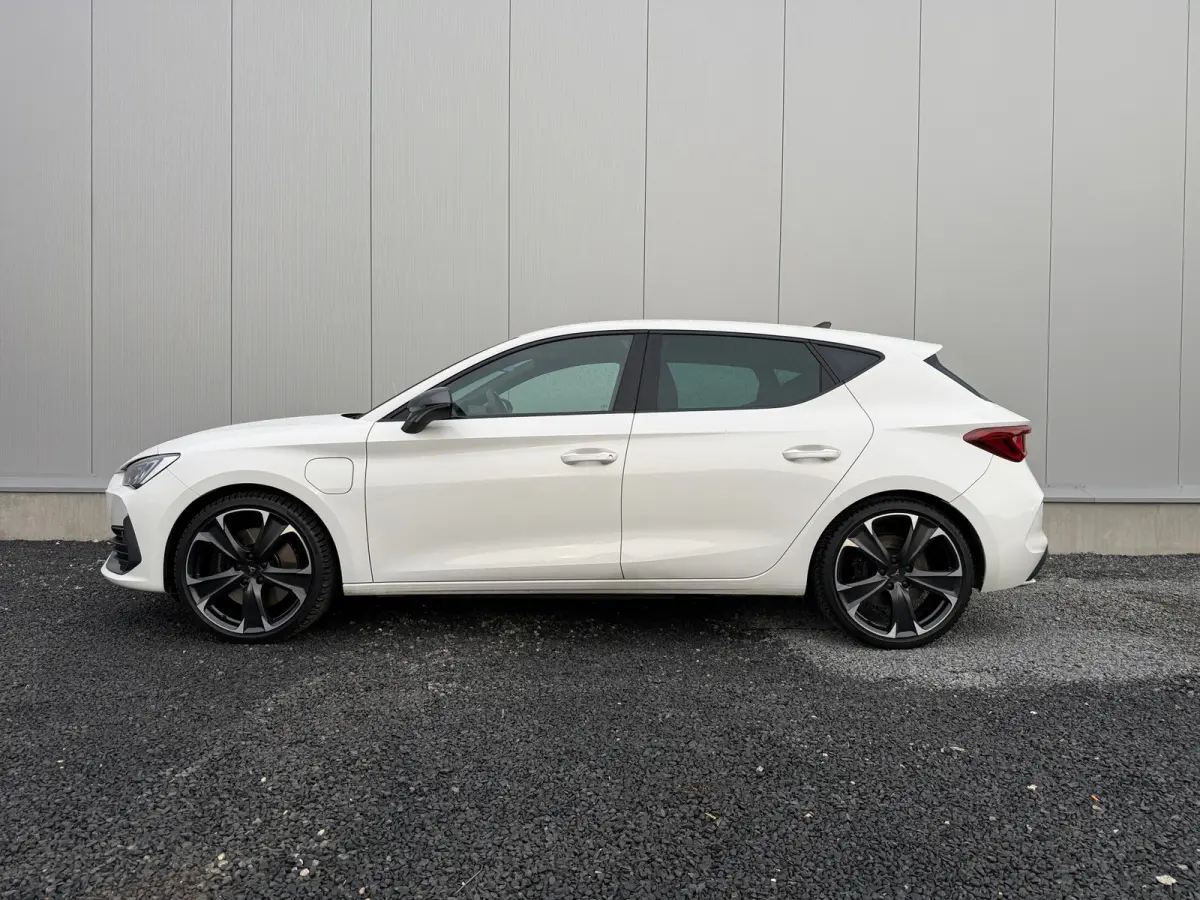 1.4 e-Hybrid VZ Business 245pk|Rijklaar prijs|19 inch|Stoel/stuur verw.|Navi|ACC|