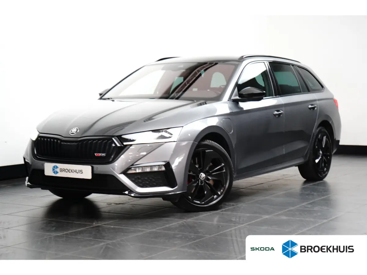 1.4 TSI iV RS PHEV 245PK DSG | TREKHAAK | CAMERA | STOELVERW. | NAVIGATIE | APP. CONNECT | 18 INCH | ADAPT. CRUISE | DAB+ | FULL LED | CLIMATE CONTROL