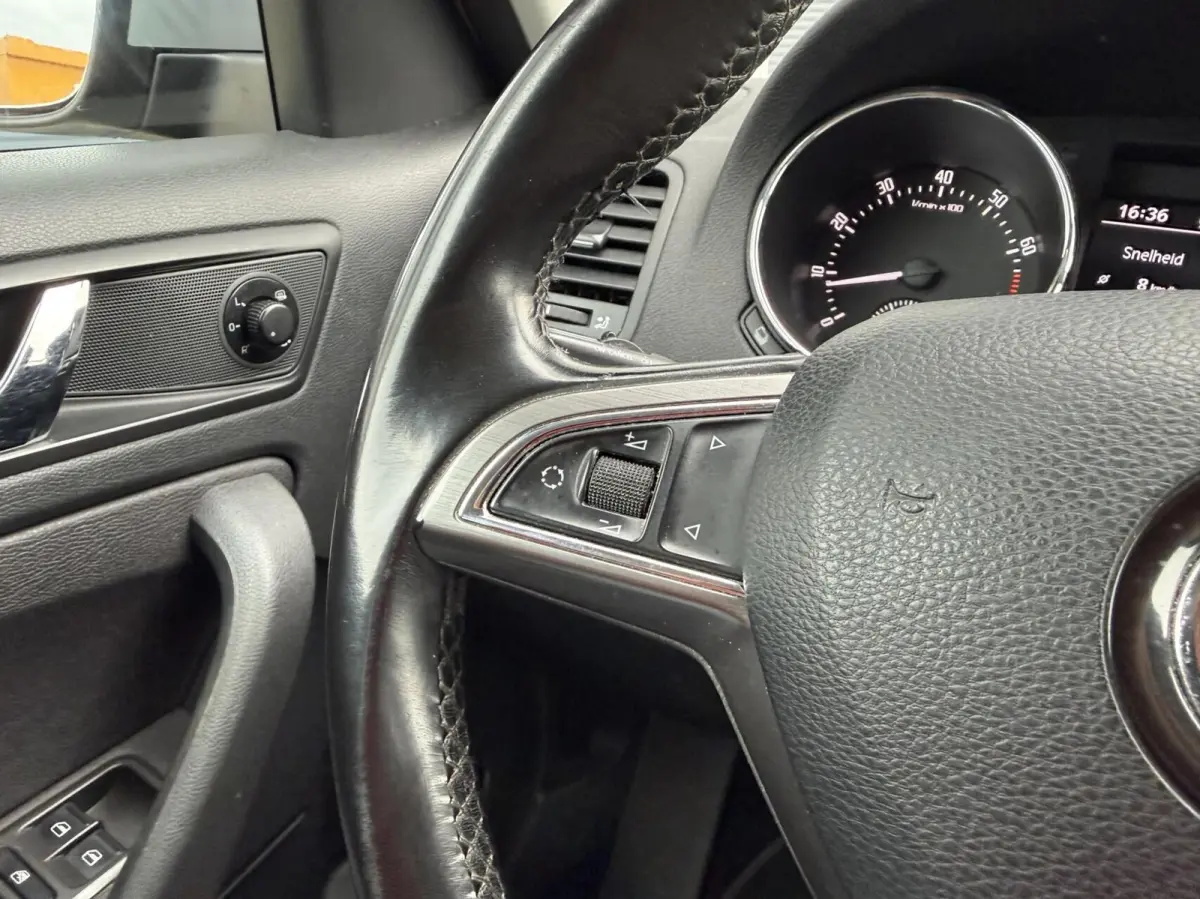 1.2 TSI Greentech JOY | CarPlay | Navigatie | Cruise | DAB+ | Climate | Stoelverwarming | Sensoren