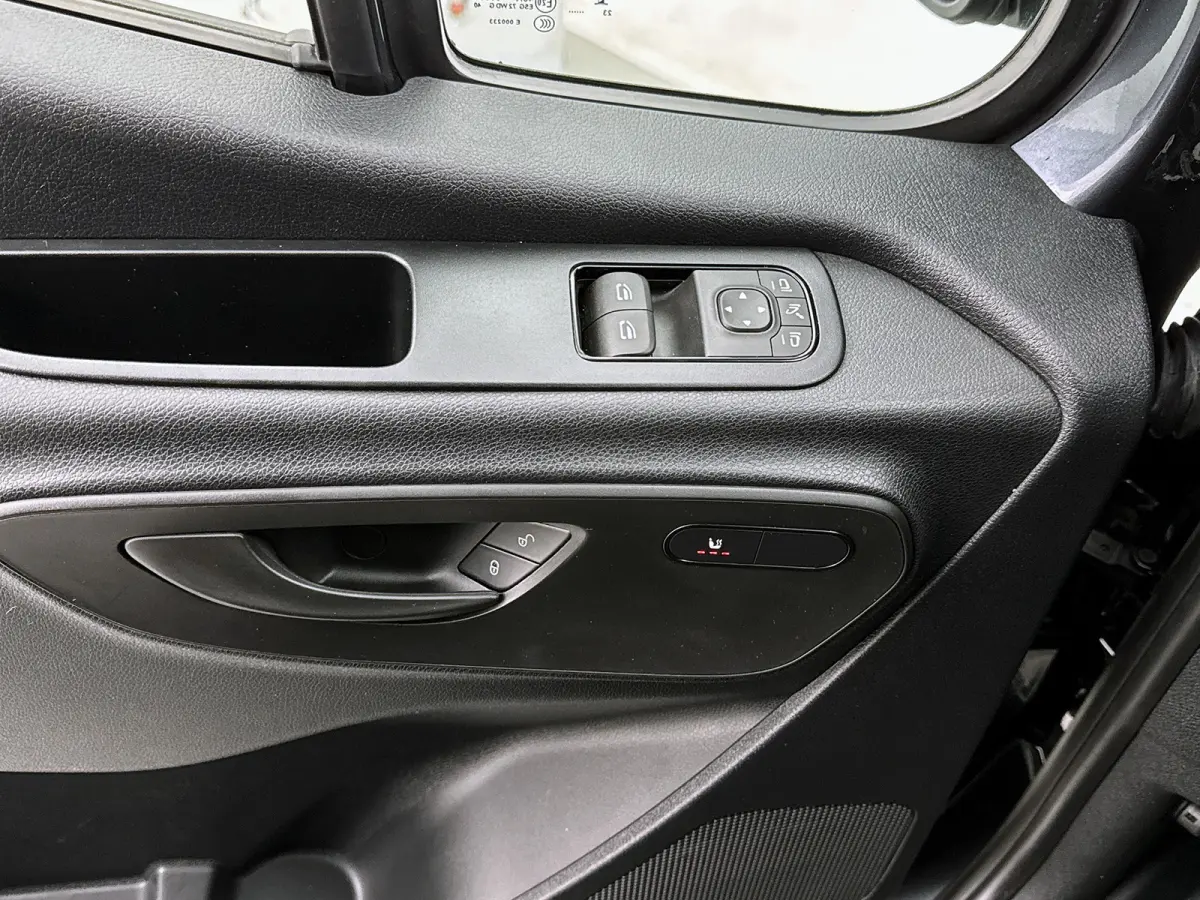 419 CDI L2H2 RWD Distronic 360 Camera Tenoritgrijs metallic Trekhaak Softclose Led