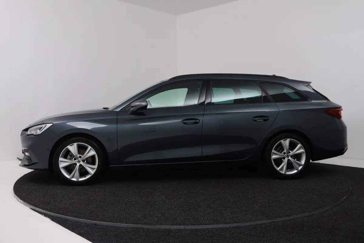 1.5 TSI Style Business Intense (TREKHAAK, STOEL/STUUR VERWARMING, CARPLAY)